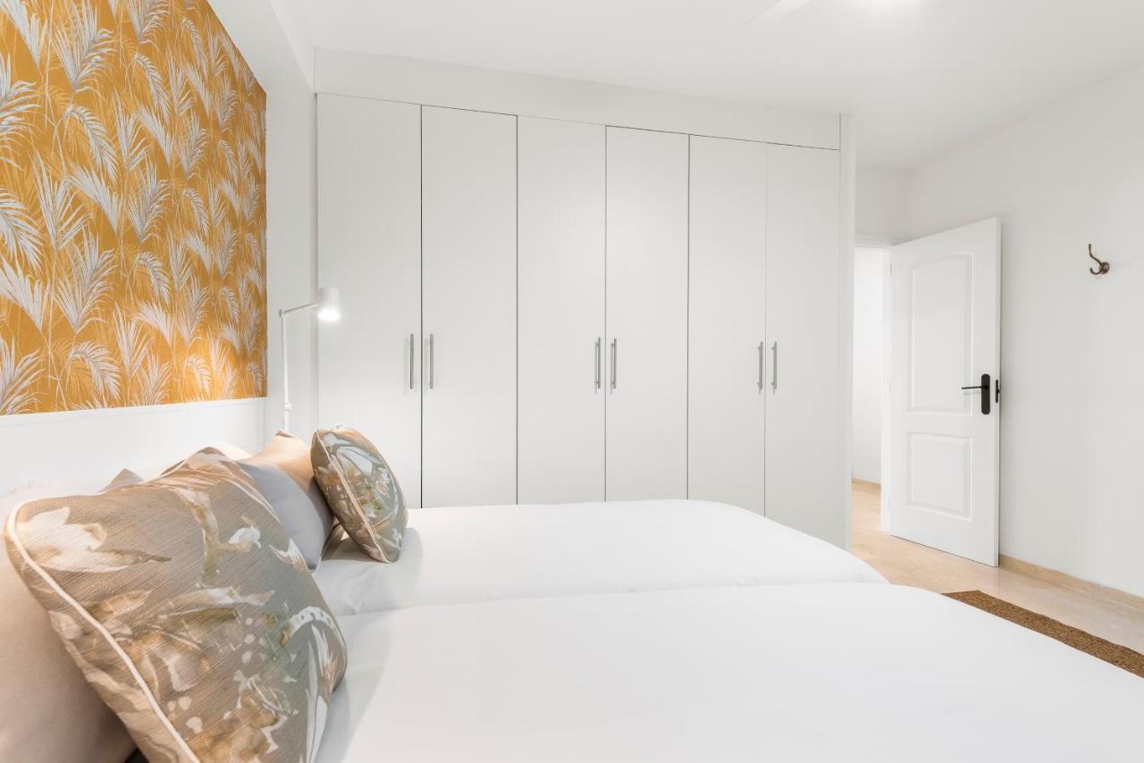 Beach Apartment With Terrace And Private Parking Radazul Bagian luar foto